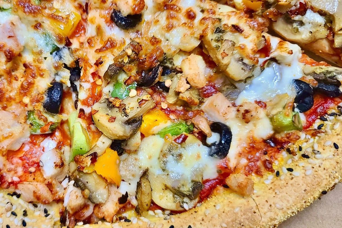 Medium 11. Chicken Lovers Pizza