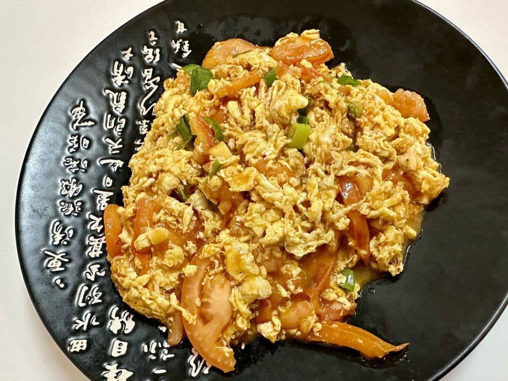 Stir-fried Egg & Tomato (西红柿炒鸡蛋)