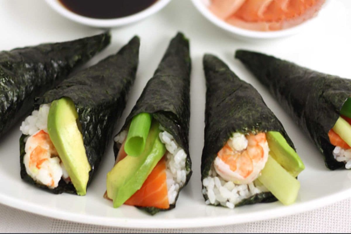 69.Scallop/cucumber Hand Roll (1 ites)