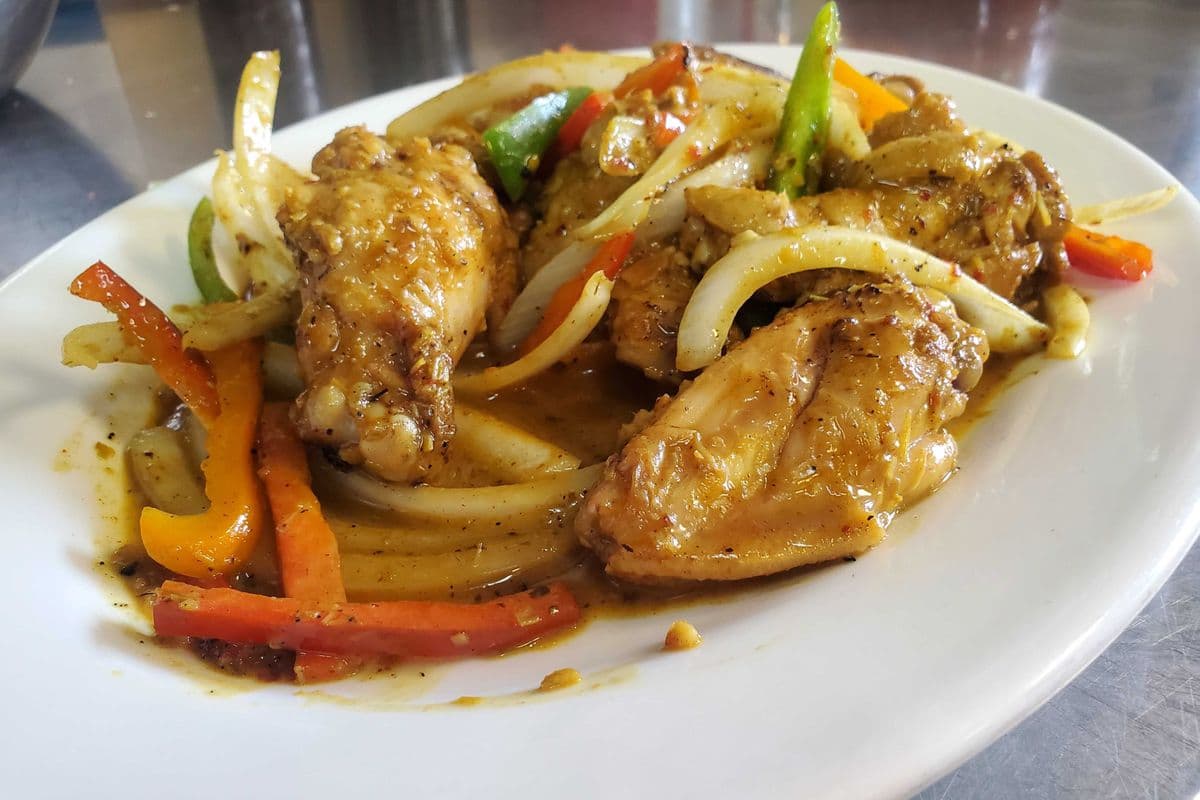 152 LEMONGRASS, TURMERIC CHICKEN WINGS (New Item) Spicy Available.
