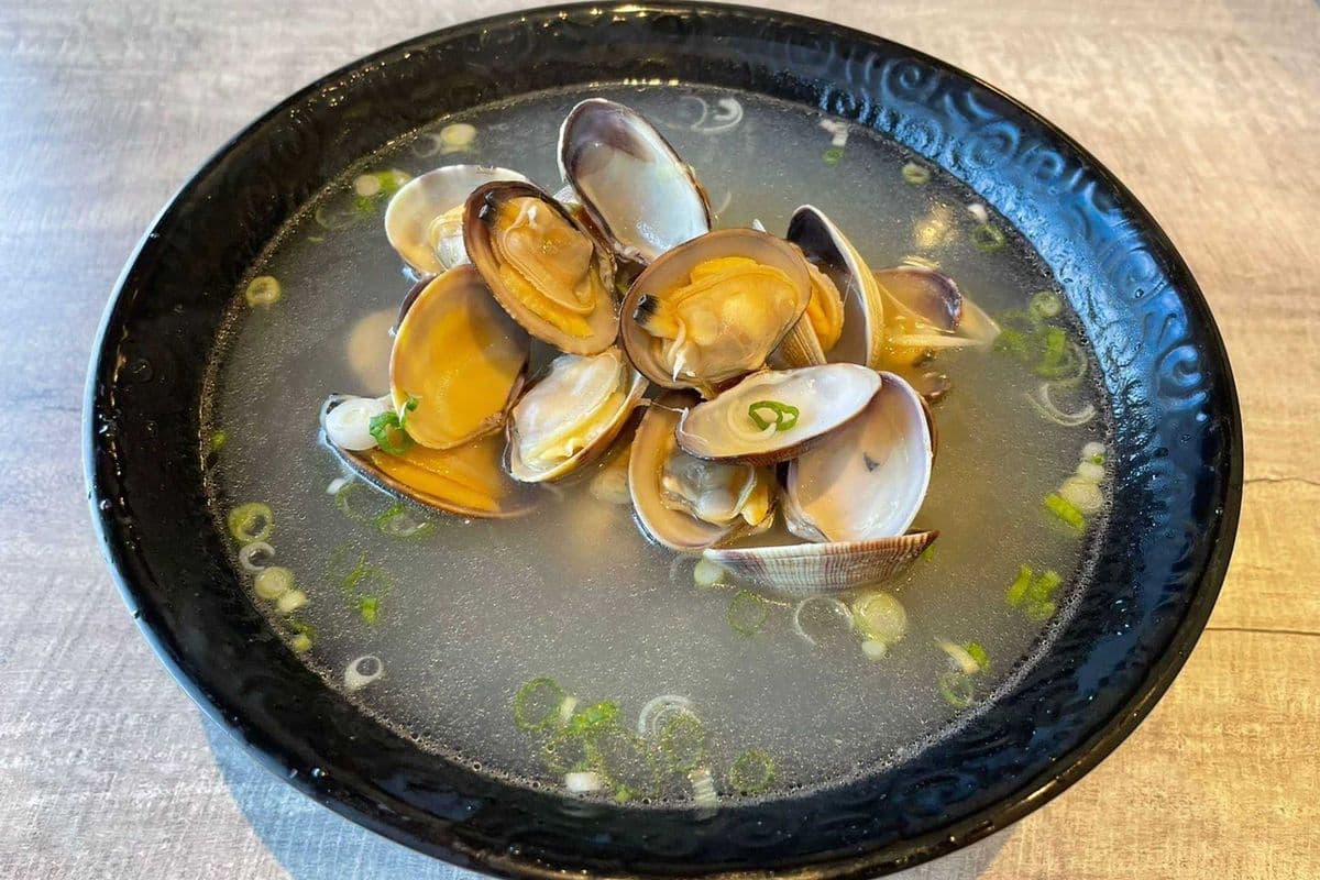 J15 Taiwanese Style Ginger and Clam Soup 薑絲蛤蜊湯(