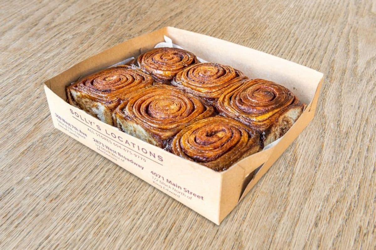 6 Solly's Cinnamon Buns (1/2 Dozen)