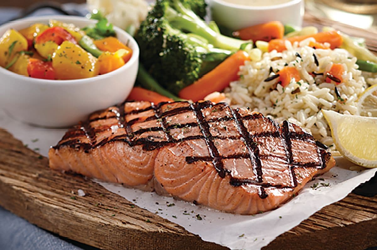 Saumon de l'Atlantique grillé / Grilled Atlantic Salmon