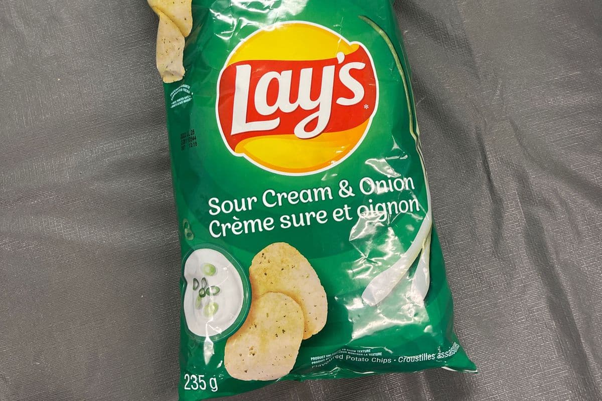 Lays Sour Cream and Onion (235 gms)