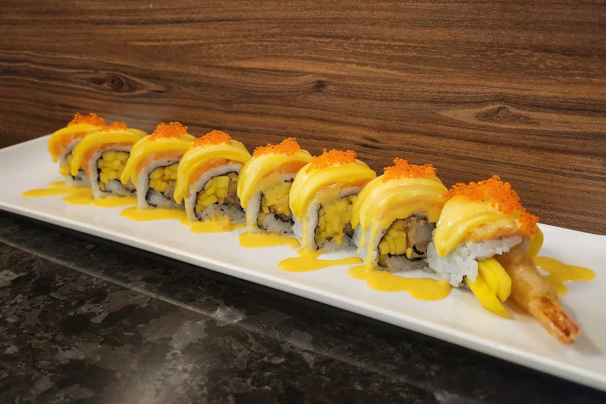 Mango Roll (8 pcs)