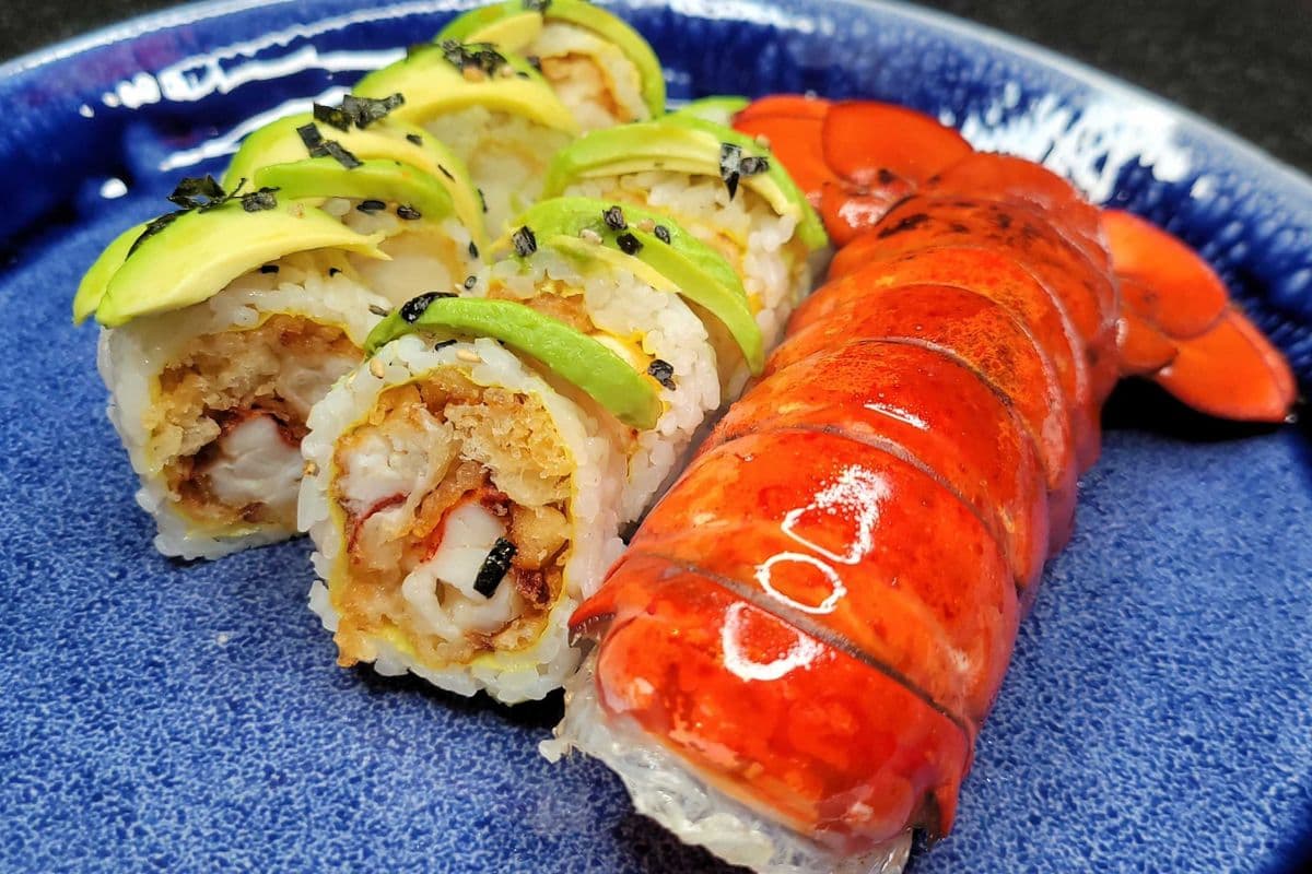 6 oz Lobster Tail Maki (8 pcs)