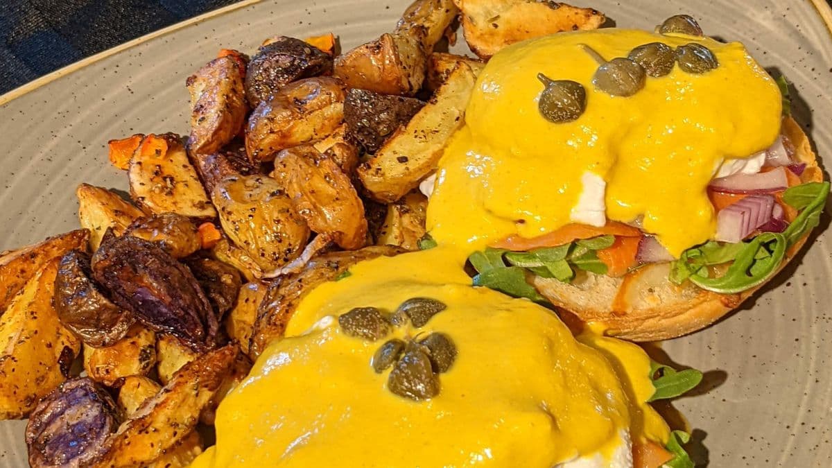 Smoked Salmon Benedict