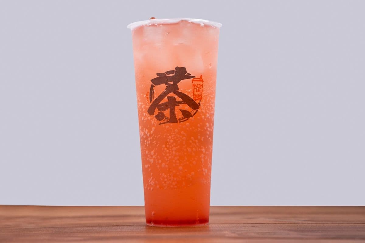 3C. L'eau pétillante à la fraise / Strawberry sparkling water/ 草莓泡泡
