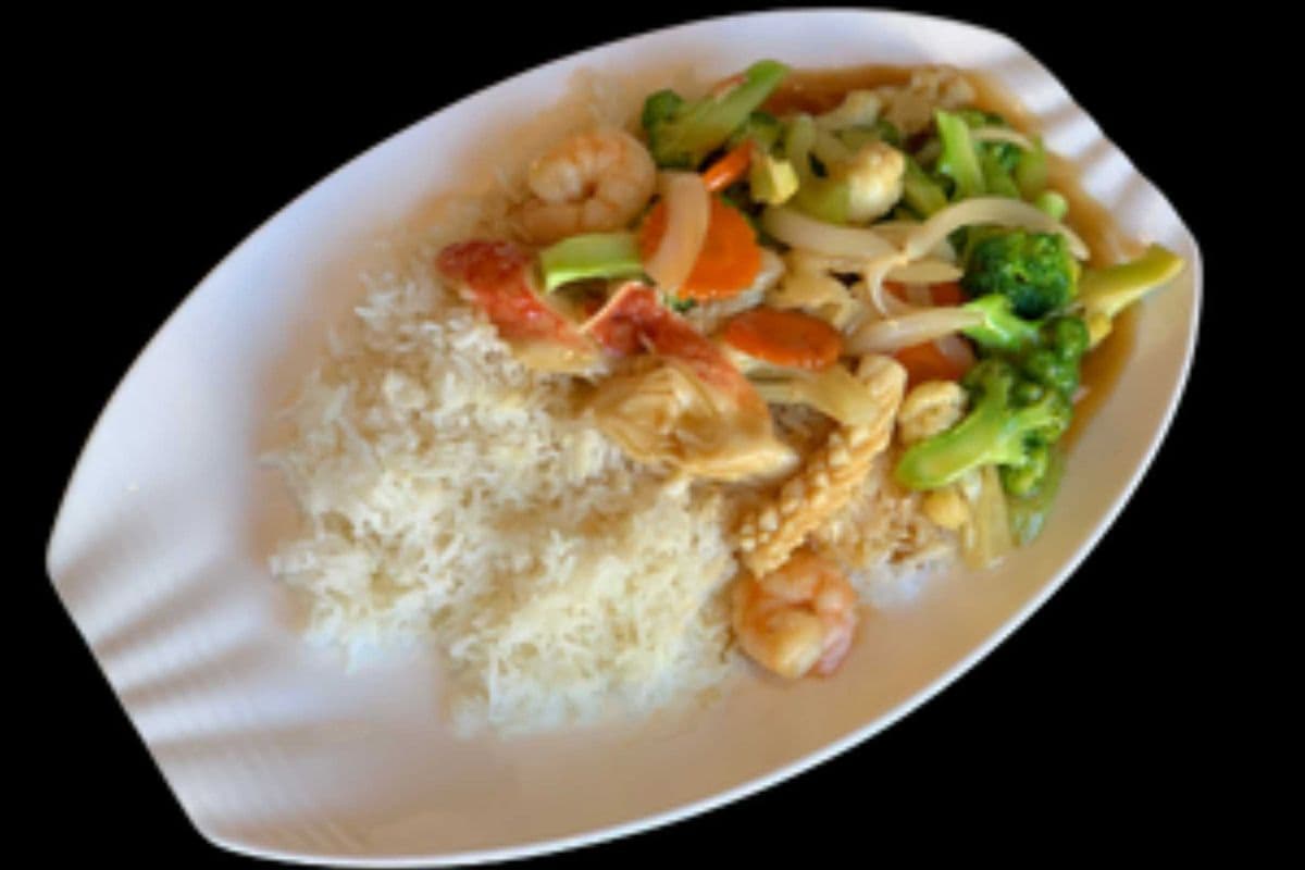 76. Fried Mixed Vegetables with Seafood
