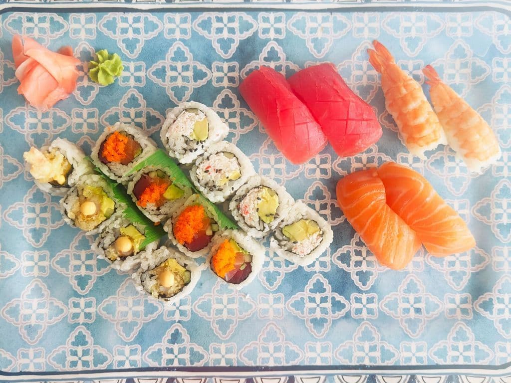 Banzai Deluxe Sushi combo (18Pcs)