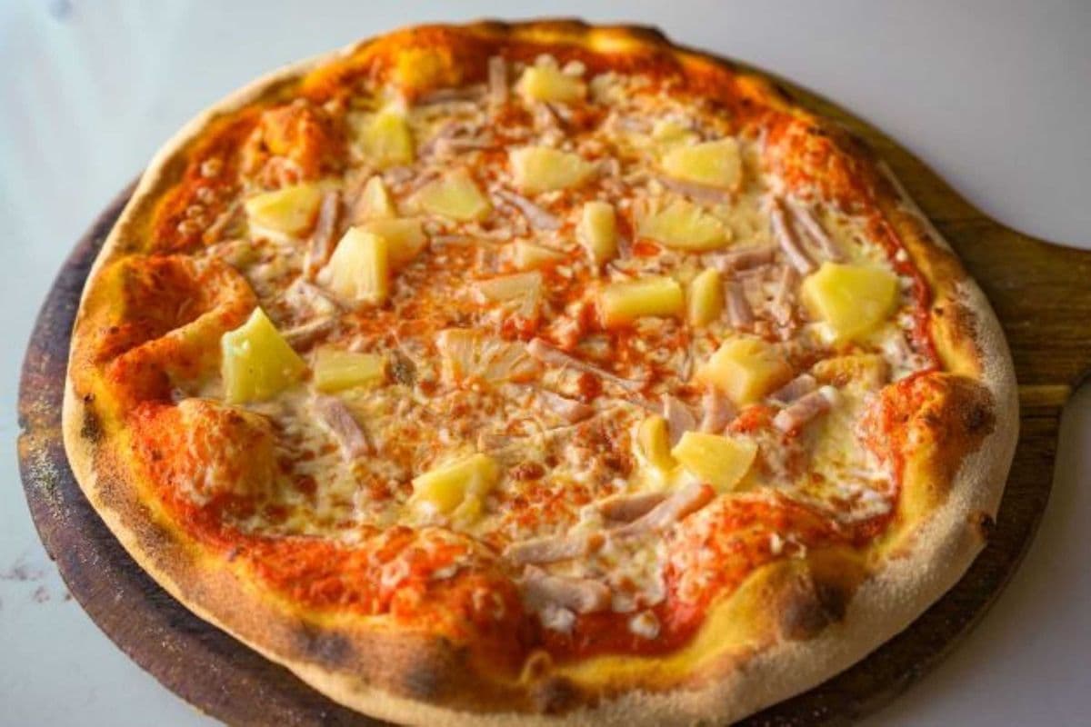 Extra-Large (16") - Hawaiian Pizza