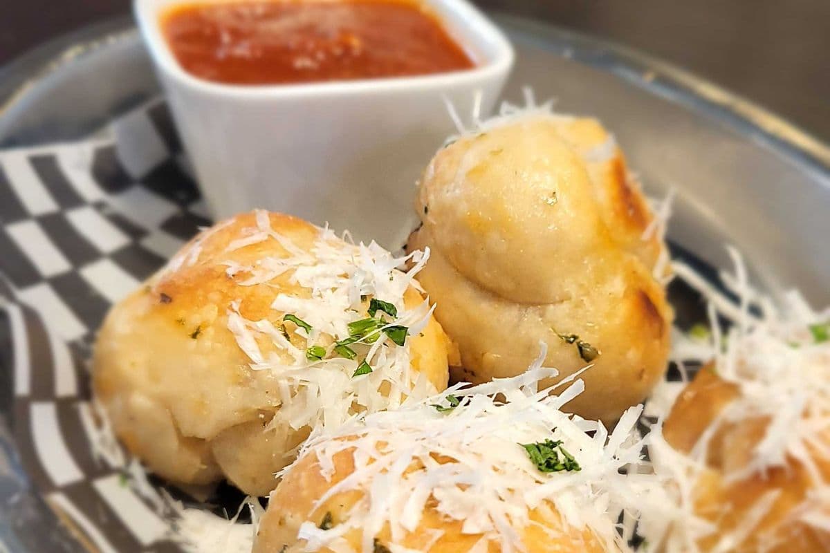 Cheesy Garlic Knots