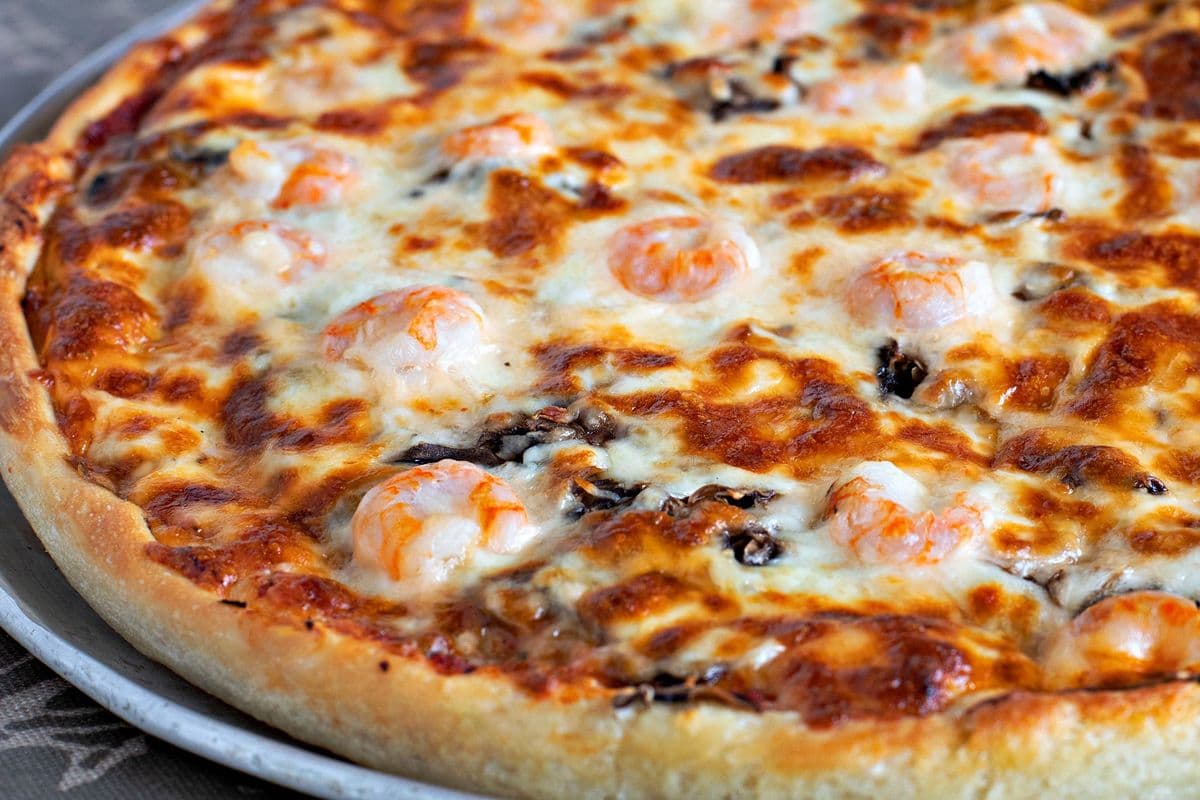 #1 Tasty Shrimp and Mushroom Pizza