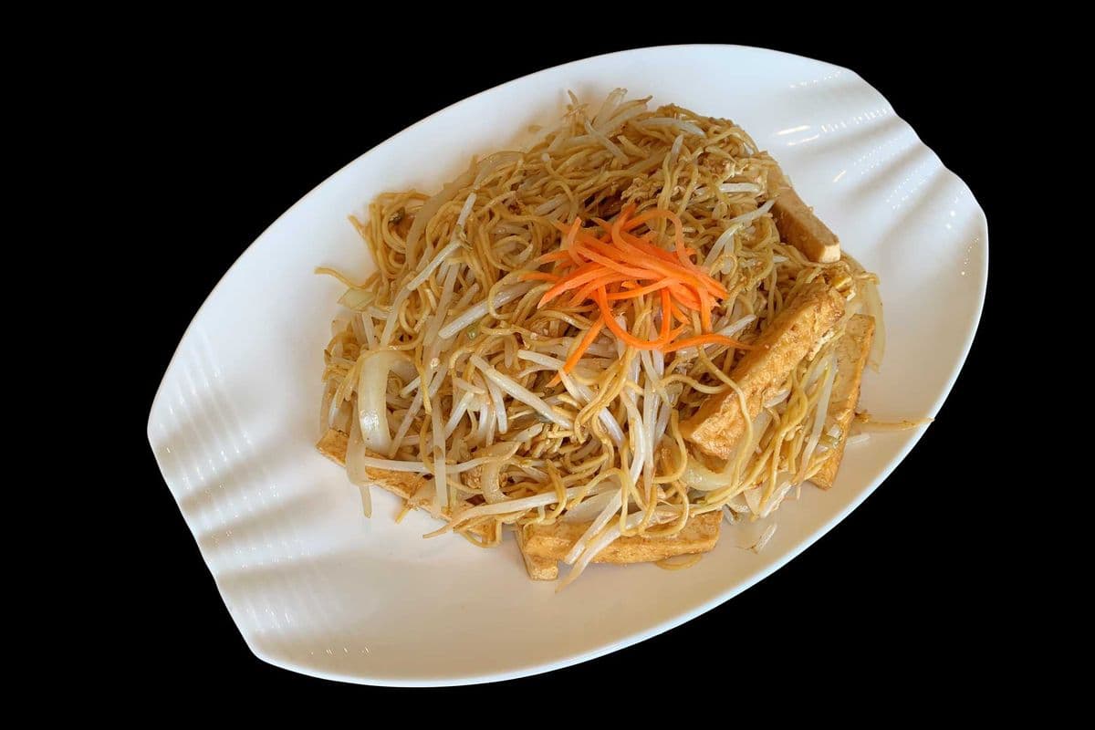 105. Fried Cantonese chow mein with Bean Sprouts, Tofu, and Egg