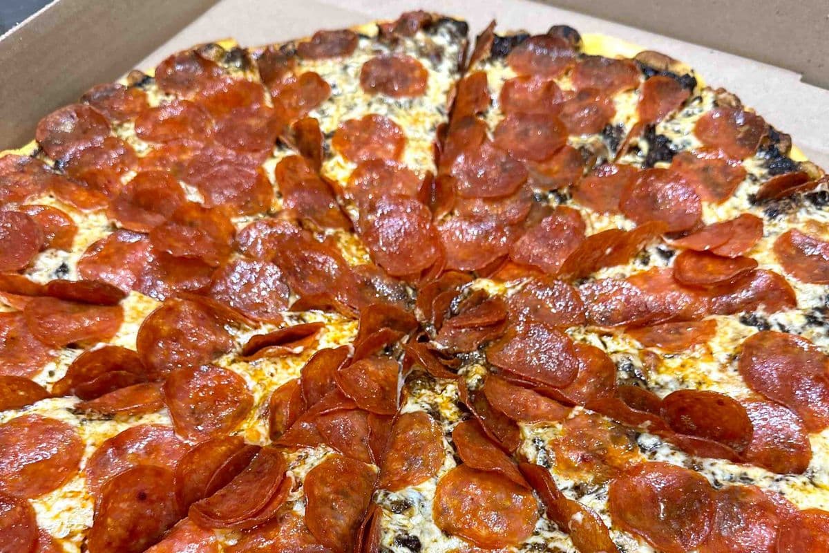 Black Garlic 120 Pepperoni Special - 18”