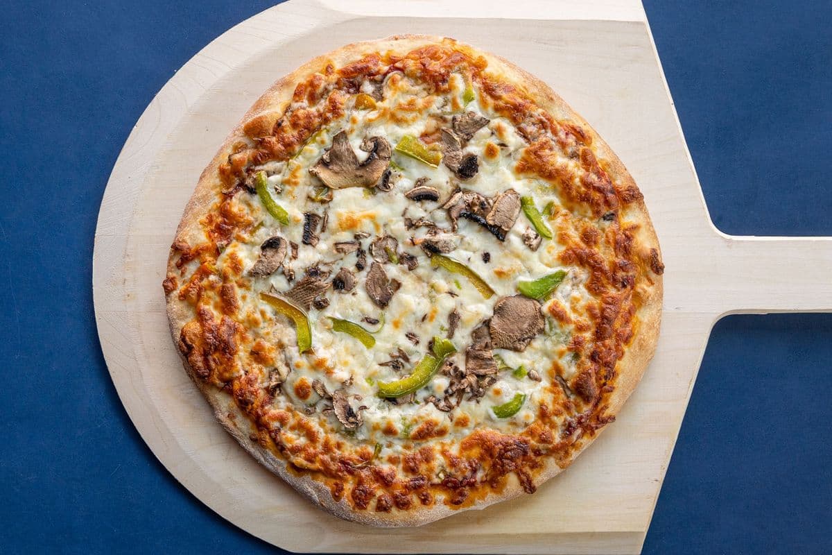 Pizza moyenne 12" végétarienne simple / Medium 12" Simple Vegetarian Pizza