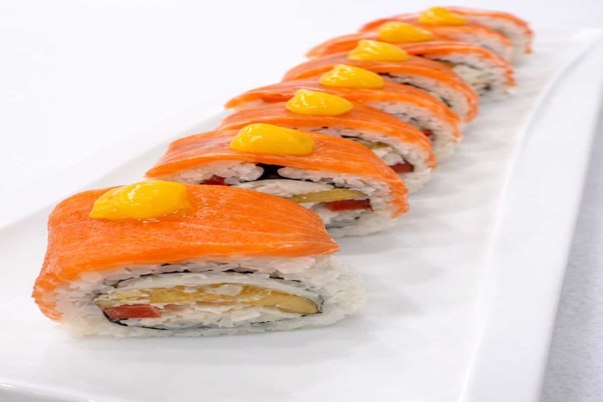 Mango Cream Cheese Roll (8 pcs)