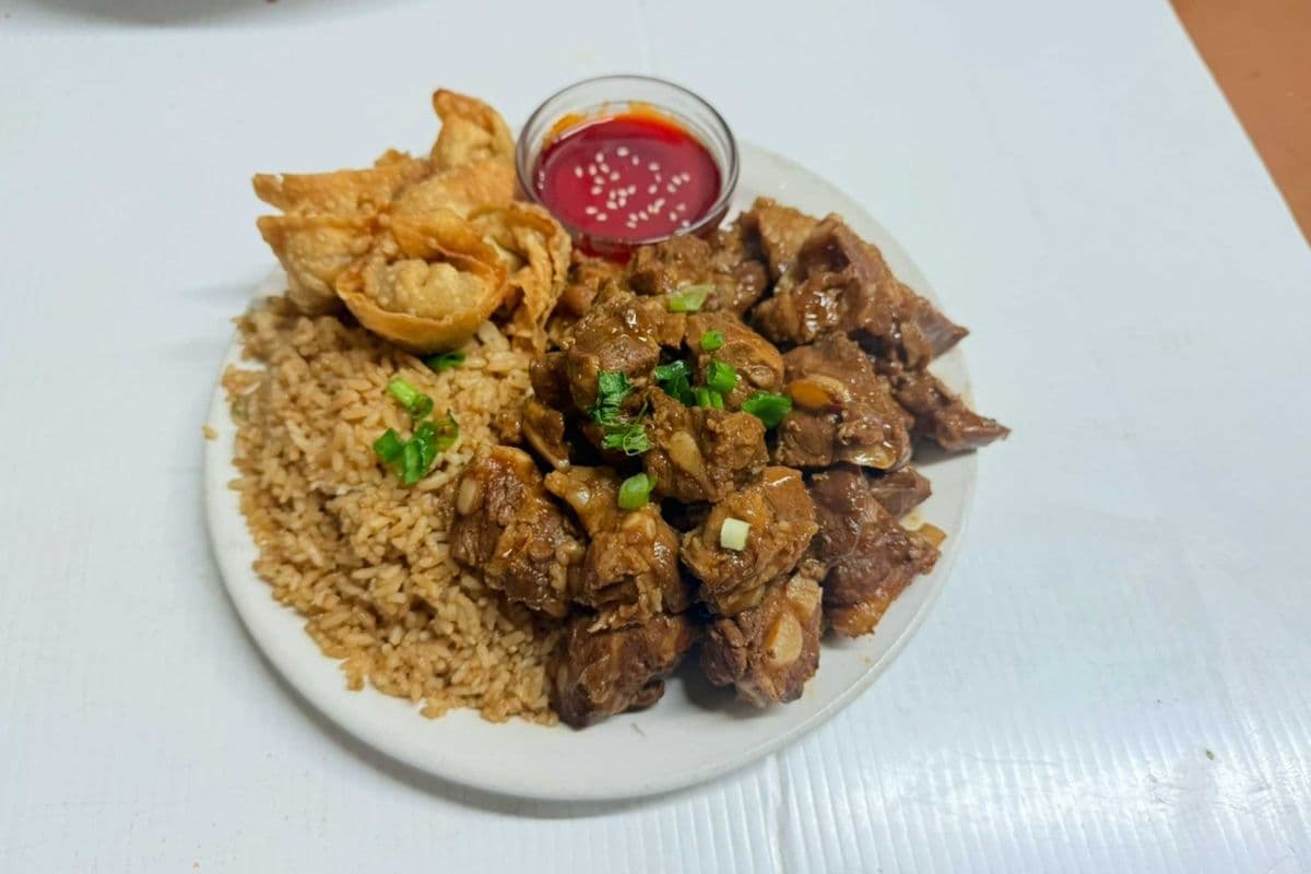 J lunch(rice, 6wontons, garlic ribs)