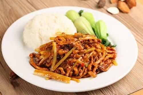 Pickled mustard greens and shredded pork with rice / 榨菜肉丝饭