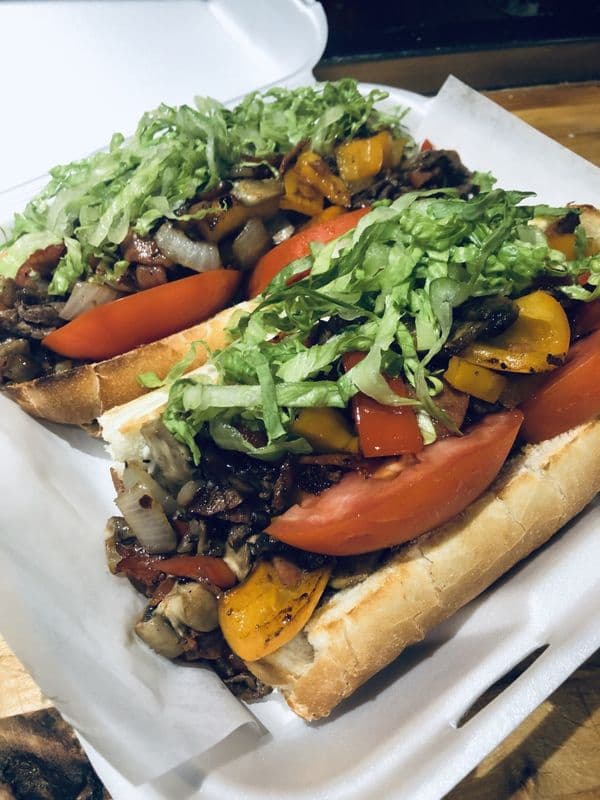 Sous-marin 7'' au steak et au pepperoni / 7" Steak and Pepperoni Sub