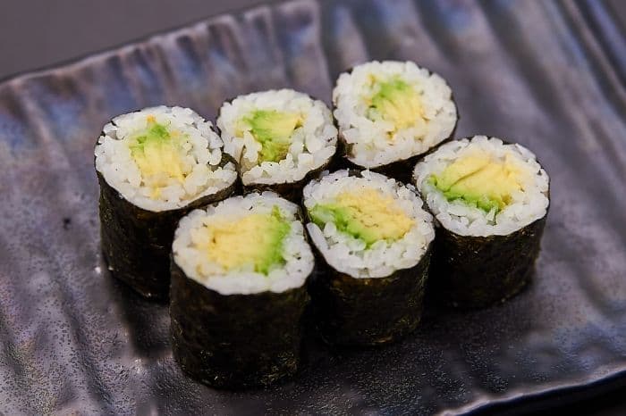 Avocado Roll (6 pcs)