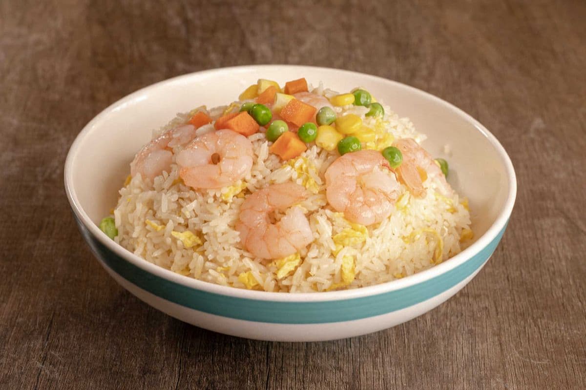 Fried Rice with Shrimps 鲜虾炒饭