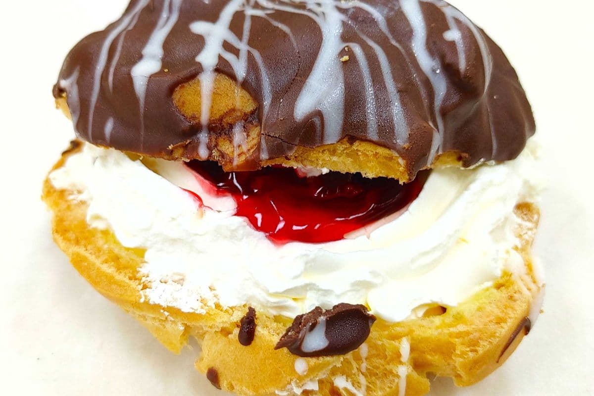 Eclair - Cherry