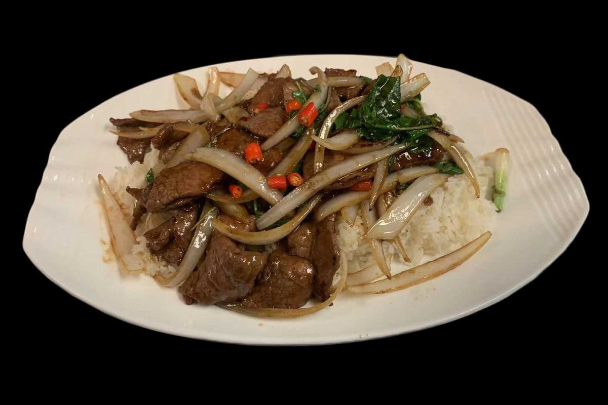 72. Fried Beef, Fresh Chilli, and Maraeh-Prov on Rice