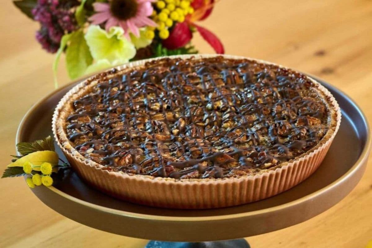 Maple Pecan Pie with Chocolate Drizzle (21 cm)