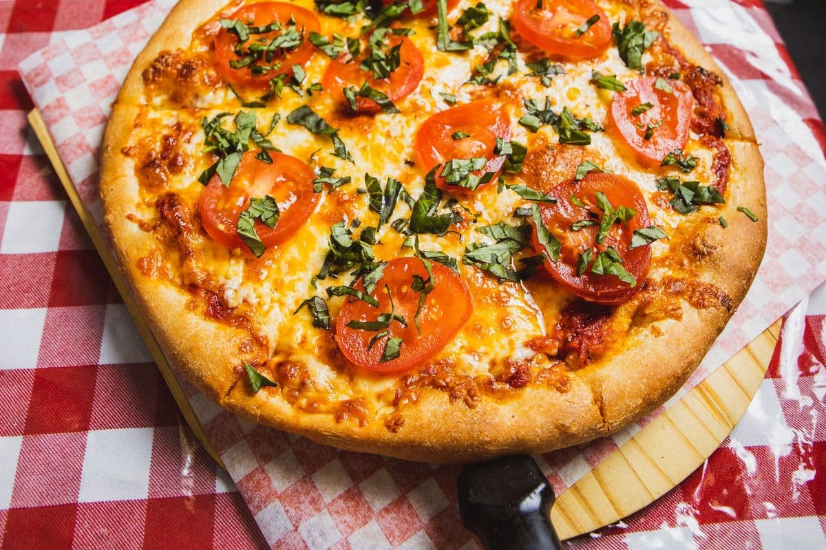 14" Large Margherita Pizza