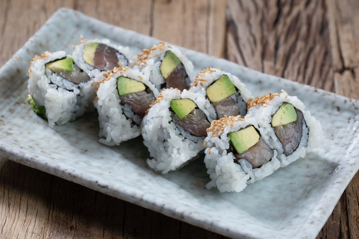 E09. Tuna Avocado Roll