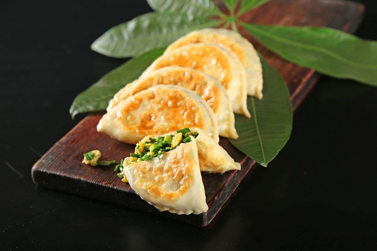 Fried Chives Pockets (2pcs)