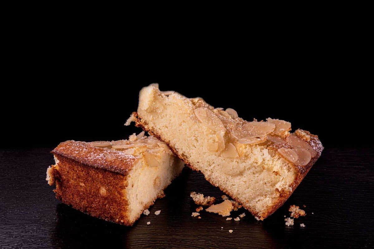 Keto Almond Ricotta Cake (230 Cal)