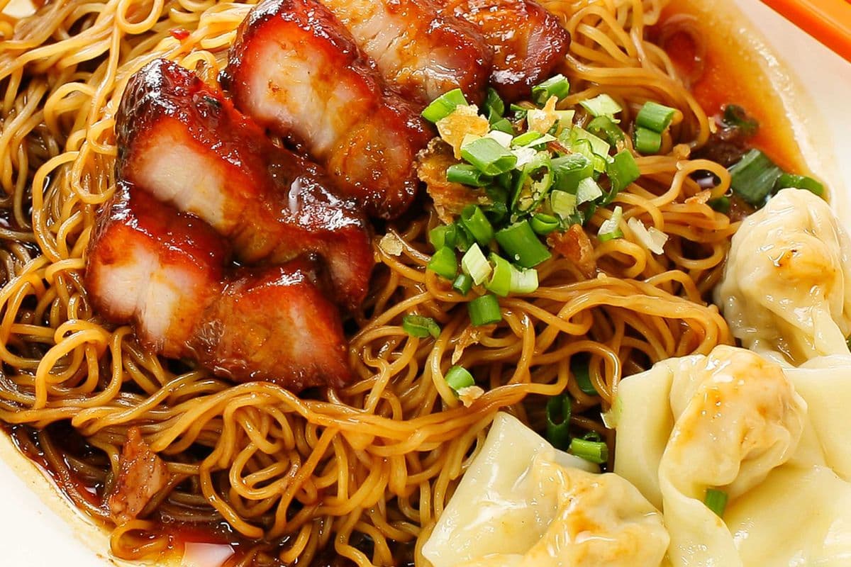 S3. Vietnamese Dry NOODLES w/ BBQ Pork & Wontons)