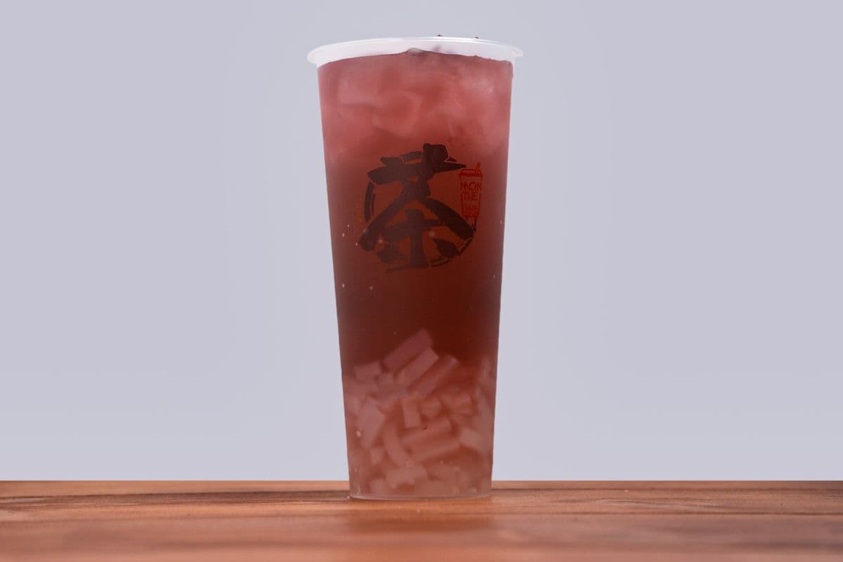 27. Thé vert aux baies avec gelée de litchi / Berries green tea with lychee jelly/莓莓椰果(莓果绿茶+荔枝椰果)