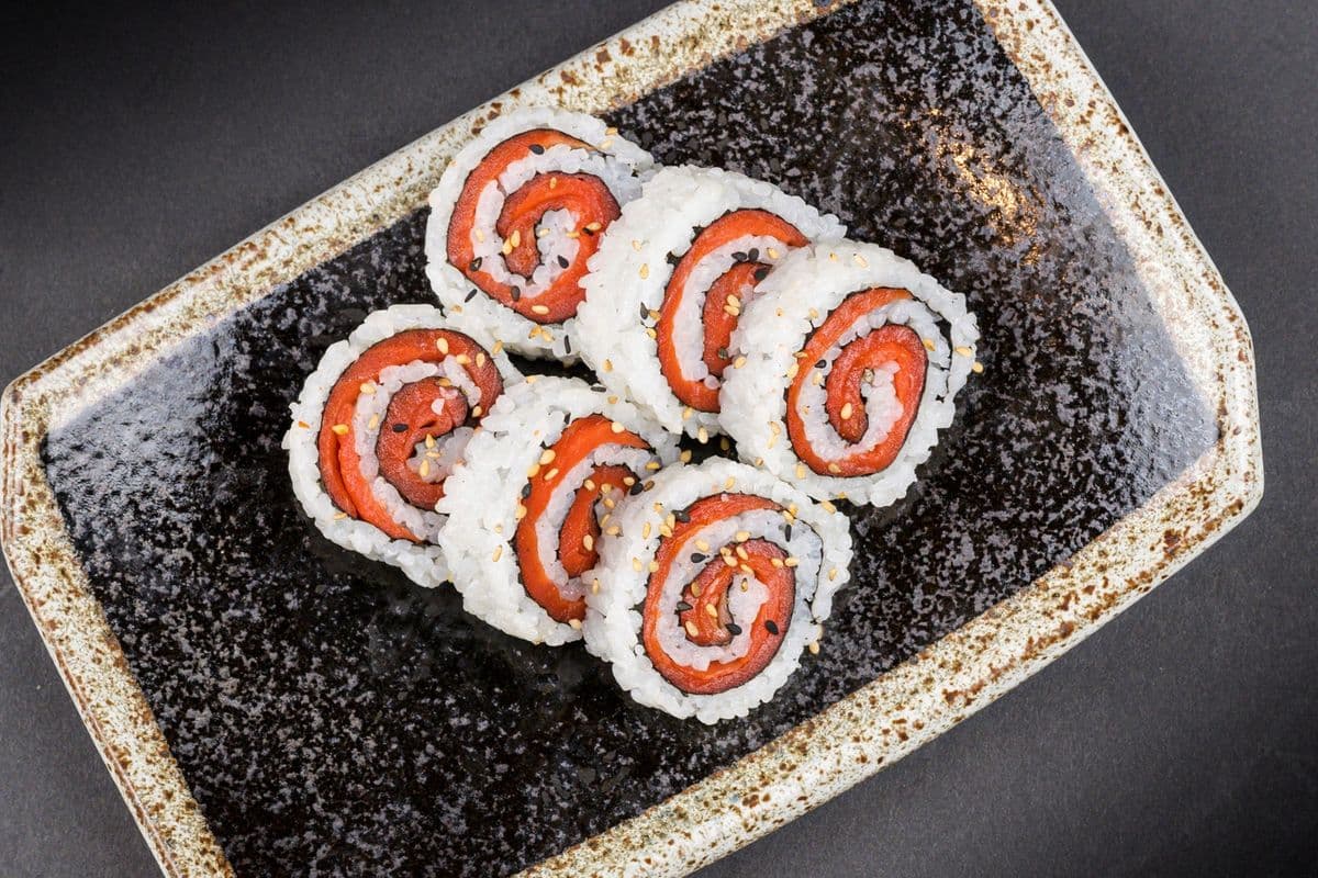 Smoked Salmon Roll (6pcs)