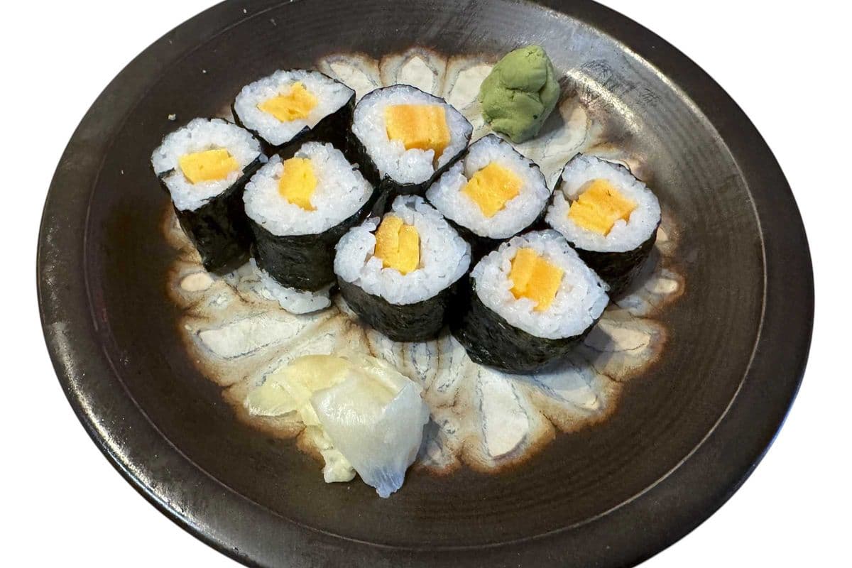 C18) Egg Roll (8pcs)