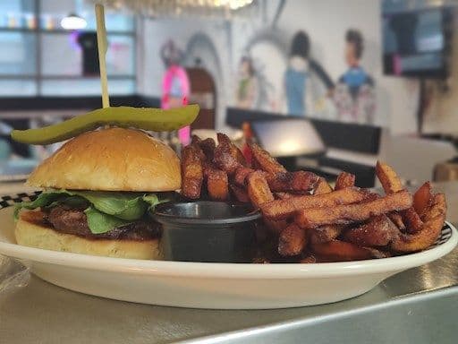 Le Dr. Jones Burger
