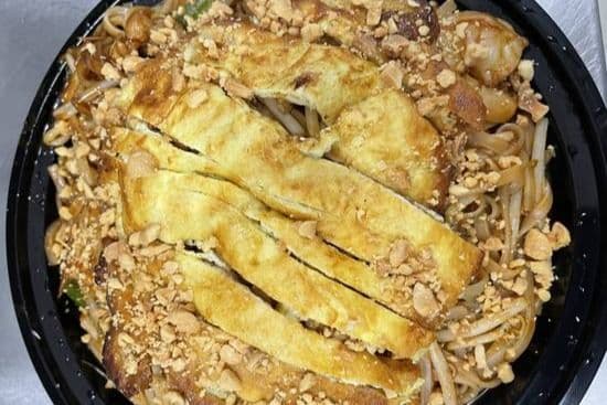 Pad Thai with Chicken and Shrimp with Peanut