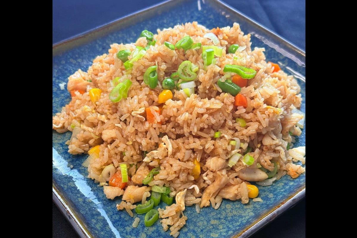 38. Chicken Fried Rice 雞肉炒飯