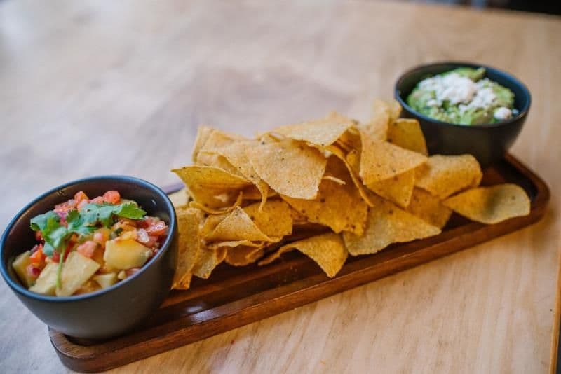 MANGO SALSA & GUAC