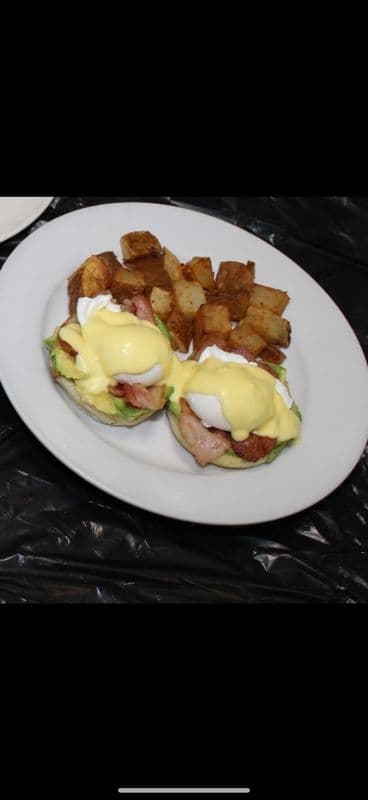 SMASH 'N' BACY BENEDICT