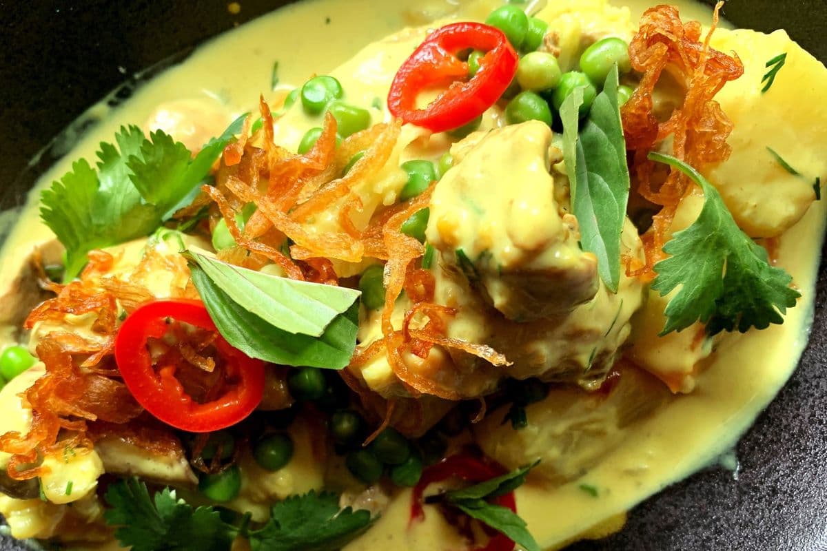 Fresh Ground Green Curry & Chickpeas