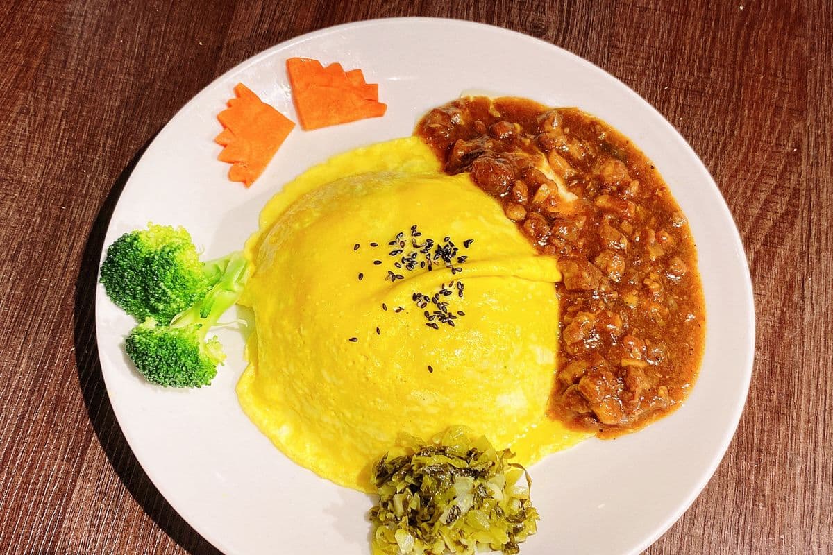 F1. Egg Wrapped Rice with Braised Pork