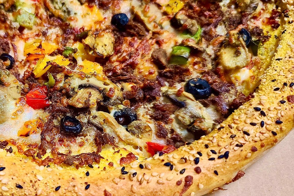 Medium 10. Roast Beef Pizza