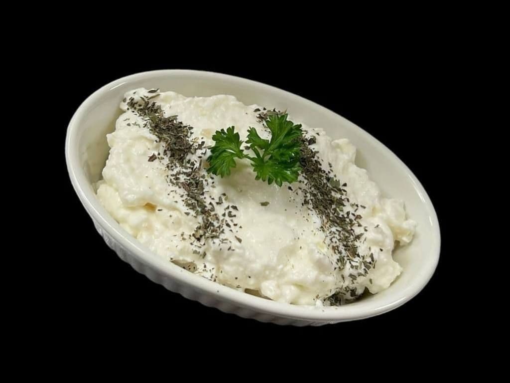 Strained yogurt plain / shallot