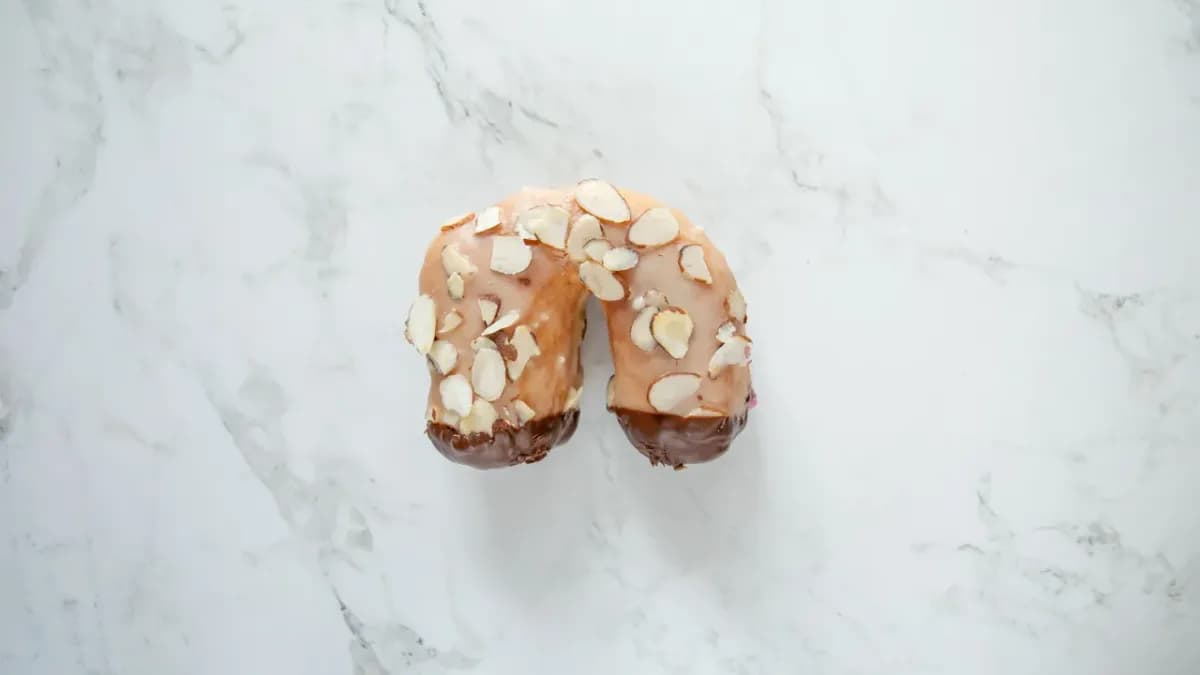 Mocha Almond Fudge Horn