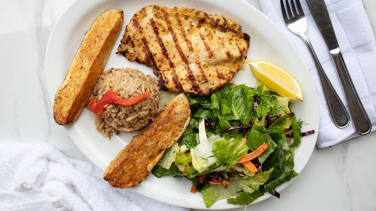Filet de poulet grillé / Grilled Chicken Fillet