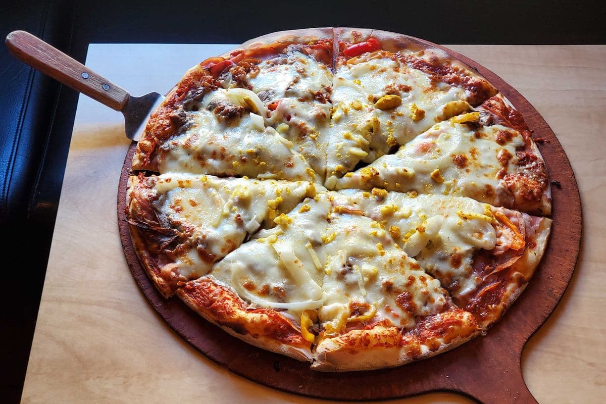 12" Chivito Canadiense Pizza