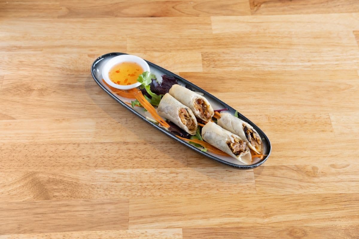 Spicy Spring Rolls (2 pcs)